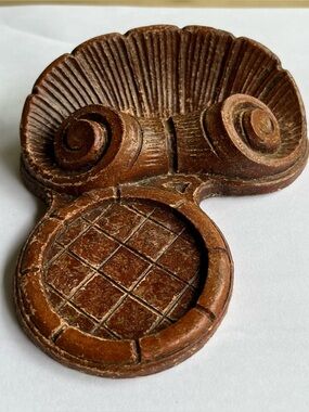 Vintage Syroco Compressed Wood Unique Weathered Teacup/ Saucer Holder